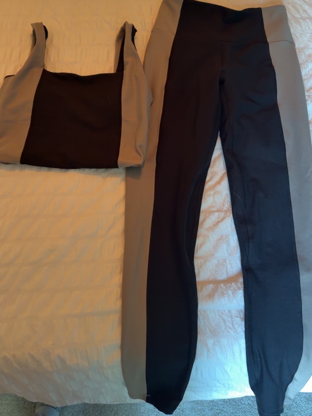 Abercrombie & Fitch Black and tan Colorblock Legging & Crop Set